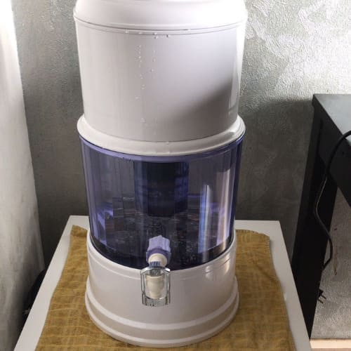 Klantfoto’s van Aqualine waterfilters in gebruik thuis – echte ervaringen en opstellingen van tevreden gebruikers.