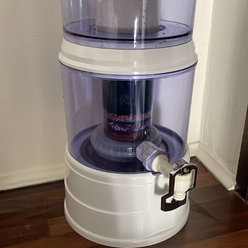 Klantfoto’s van Aqualine waterfilters in gebruik thuis – echte ervaringen en opstellingen van tevreden gebruikers.