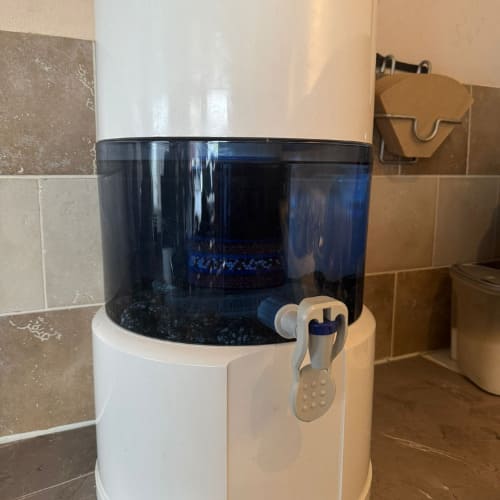 Klantfoto’s van Aqualine waterfilters in gebruik thuis – echte ervaringen en opstellingen van tevreden gebruikers.